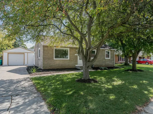 1029 Bellevue St, Green Bay, WI 54302