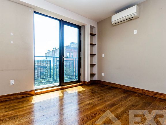 3rd image of 865 Willoughby Ave #E2