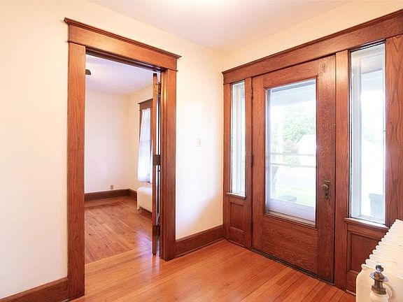 5th image of 18 Academy St