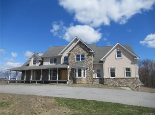 114 Stagecoach Dr, Middletown, NY 10940