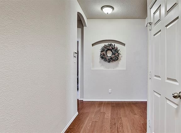 4th image of 745 Redwing Dr