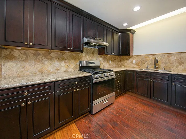 11834 Gilmore St #16 — Photo 6