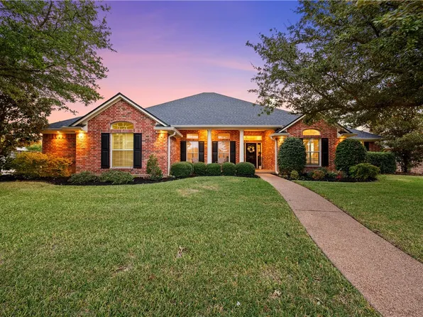 100 Painted Horse Trl, Woodway, TX 76712