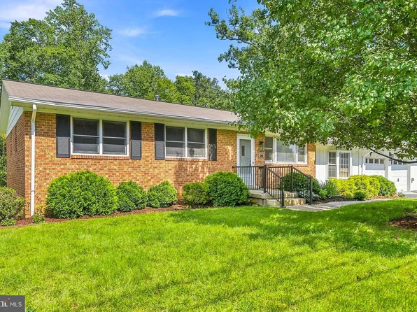 8618 Lantern Ln, Clinton, MD 20735