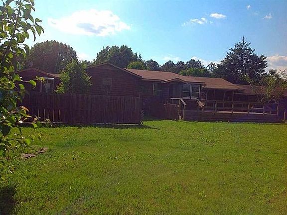 3rd image of 1005 Lemont Dr