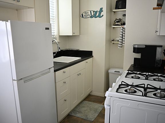 4th image of 322 Loma Vista St #C