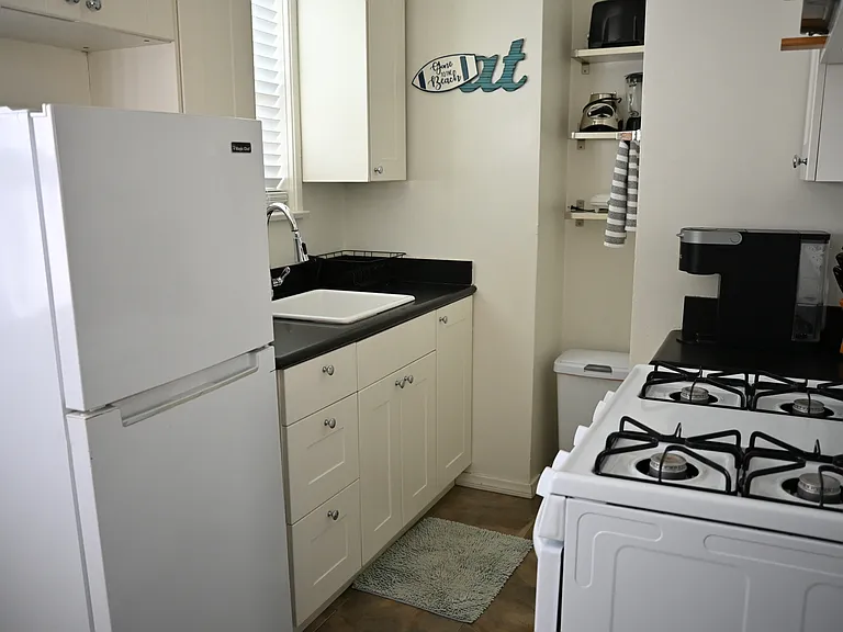 322 Loma Vista St #C — Photo 8