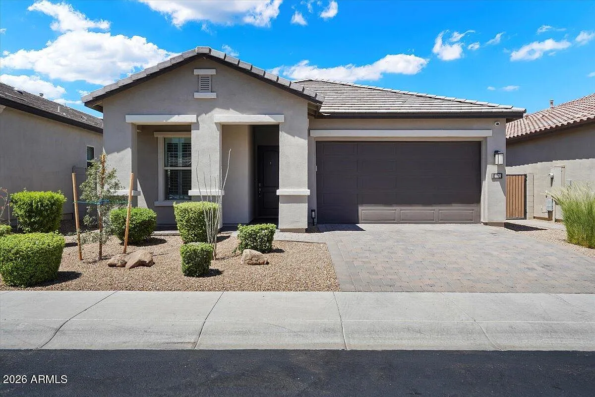 4 bed, 3.0 bath, 2030 sqft, $3,750 — Photo 3