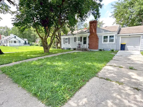 7246 Tracy Ave, Kansas City, MO 64131