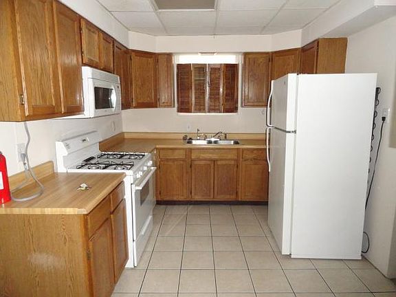 4th image of 2322 Bellevue Ave