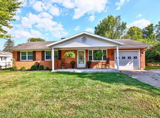 16 Rockford Dr, Hamilton, OH 45013