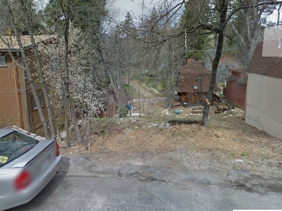 1st image of 32801 Cougar Ln