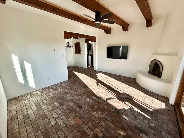 2645B Chelsea Ln — Photo 1