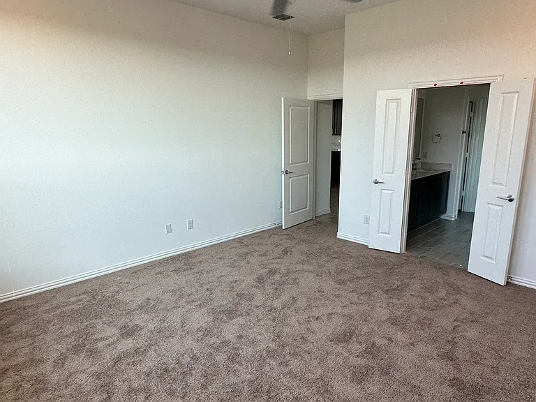 1200 Sassafras Dr — Photo 8