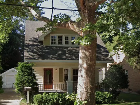 1215 Veto St NW, Grand Rapids, MI 49504
