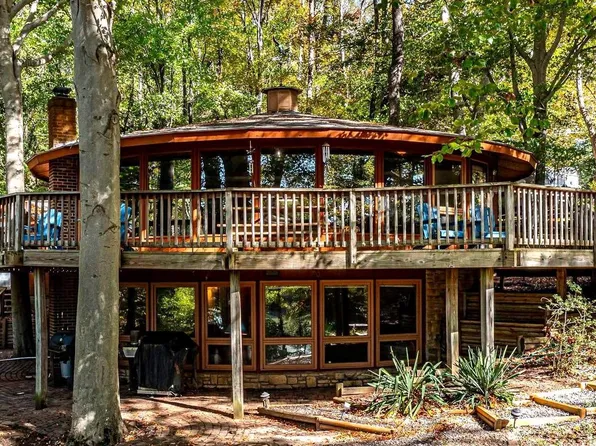 316 Plantation Dr, Montross, VA 22520