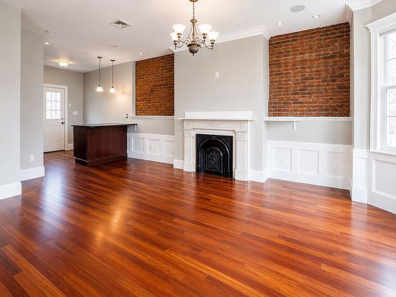 2nd image of 650 E 6th St #2