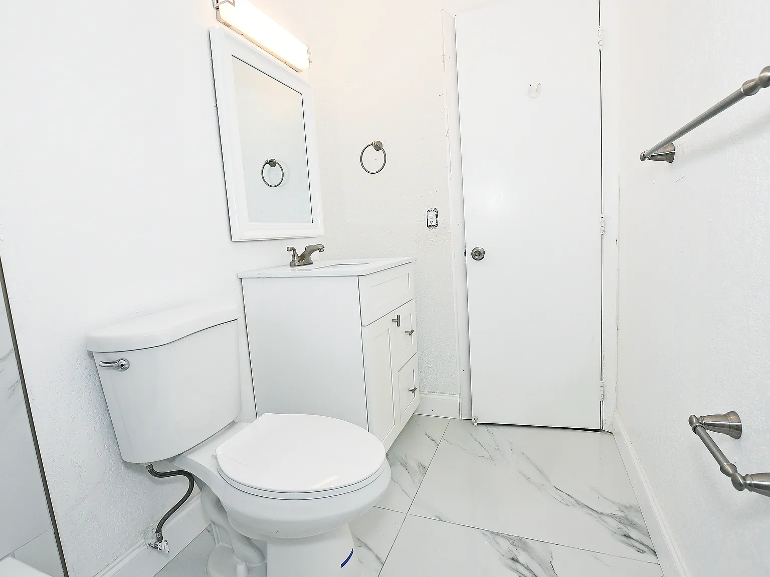 2 bed, 800 sqft, $2,600 — Photo 2