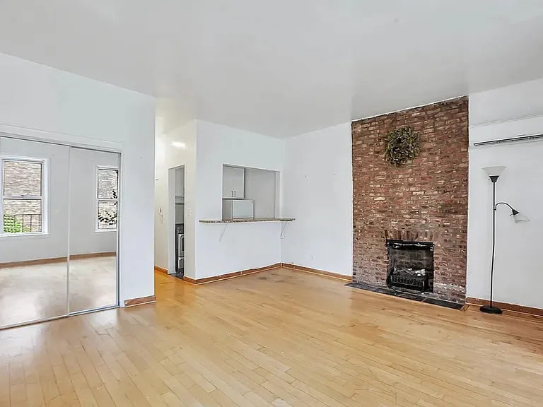 465 W 49th St #2B — Photo 4