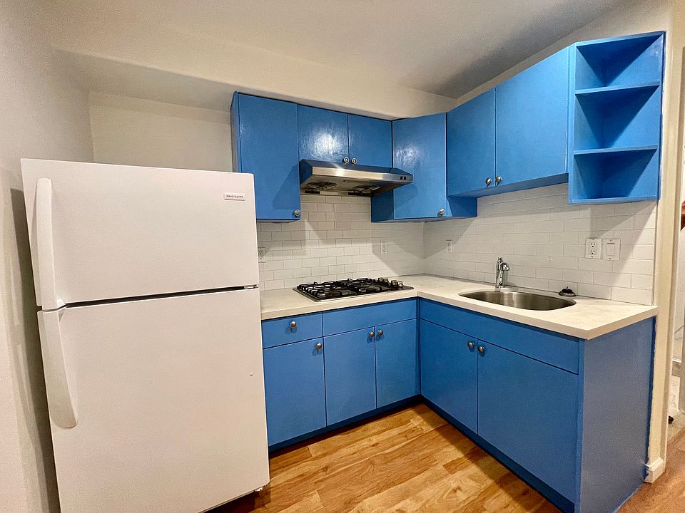 2nd image of 127 W Moltke St #A