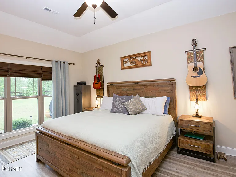 237 Rothbury Dr — Photo 28
