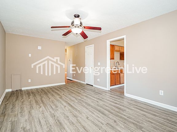 3rd image of 2630 Blackthorne Pl