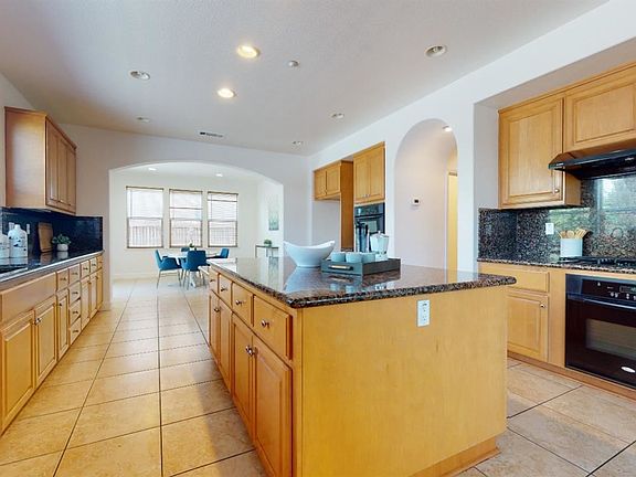 4th image of 110 Terrazzo Ln