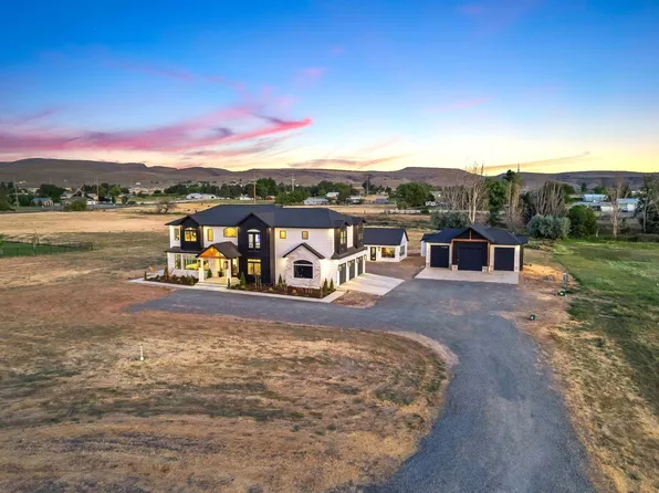 160 Serenity Ln, Yakima, WA 98901