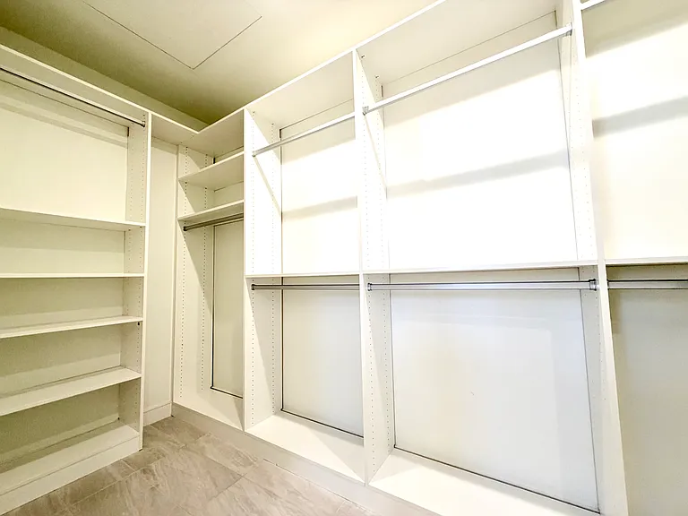 Master walkin closet