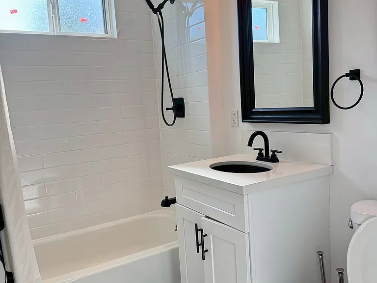 1327 N Kenwood St #1327 — Photo 6