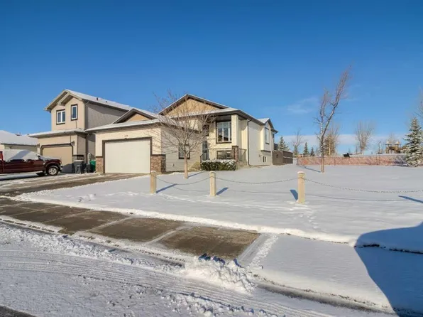379 S Tartan Cir W, Lethbridge, AB T1J 4Z3