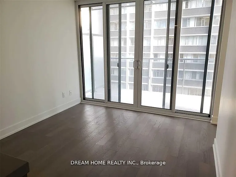 7 Grenville St #810 — Photo 13