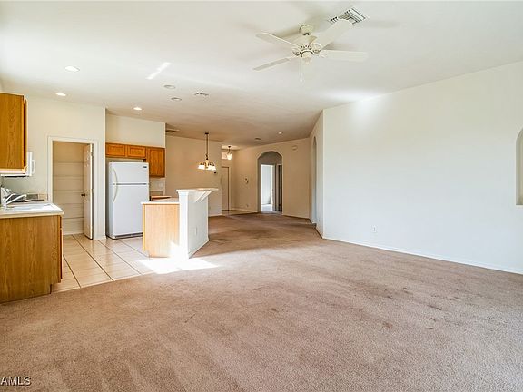 4th image of 1113 Artic St E