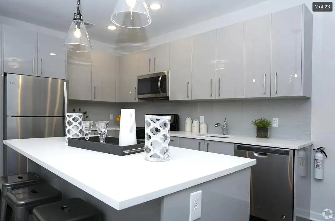 Green Oaks Apartments — Photo 2
