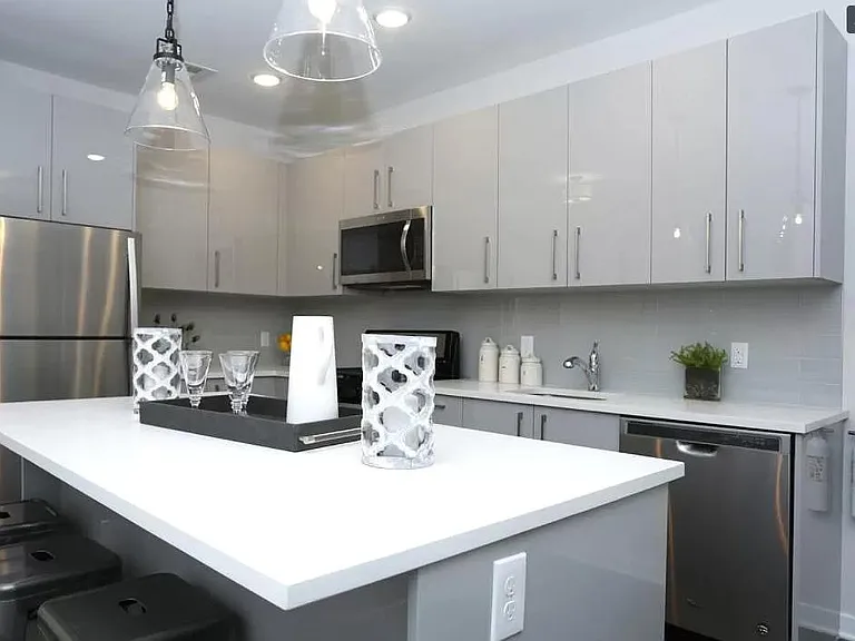Green Oaks Apartments — Photo 2