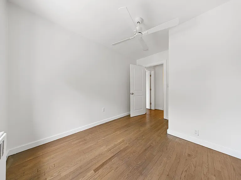 32 College St #2 — Photo 24