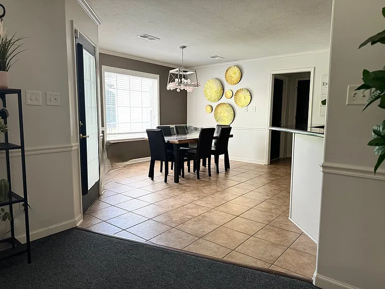 334 Meadowland Dr — Photo 5