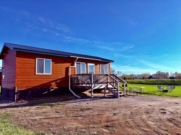 3332 Dillon Rd NW, Baudette, MN 56623