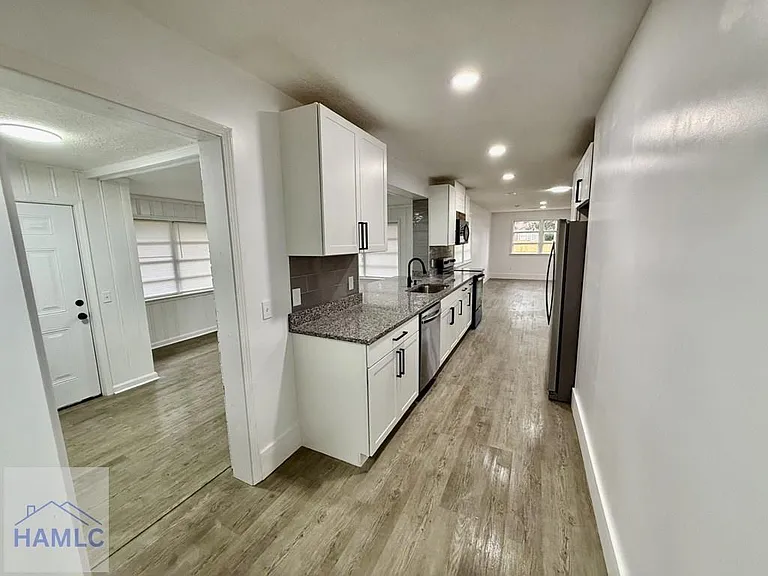 204 N Palm St — Photo 33