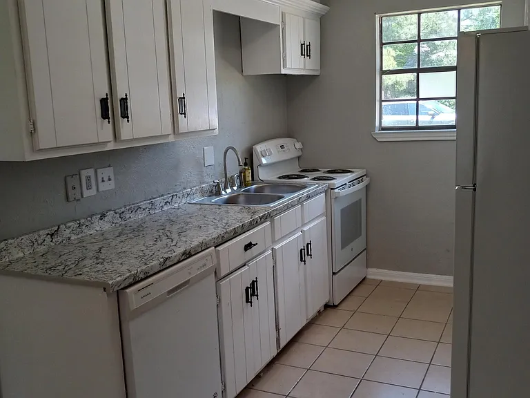 Great kitchen with all new appliances and large pantry closet!