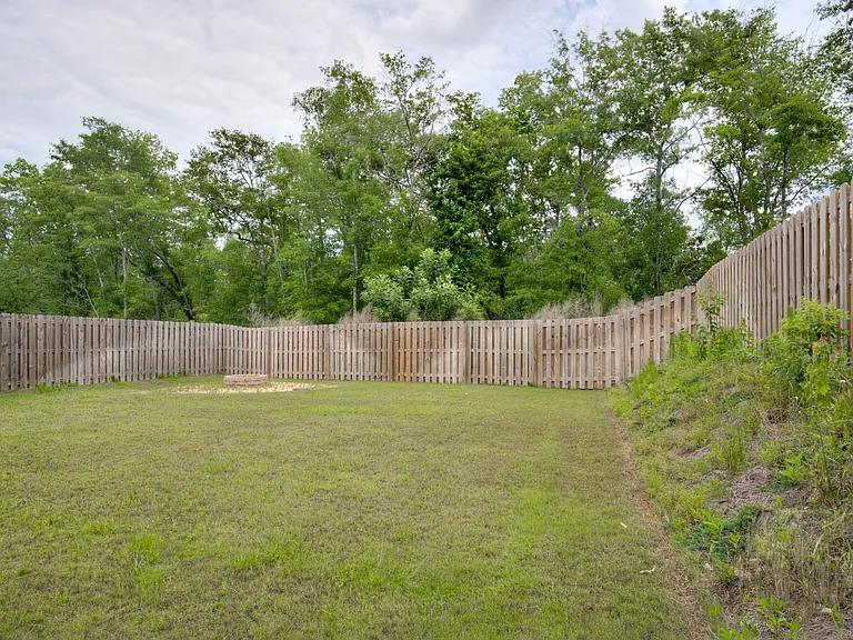 2106 Collier Rd — Photo 31