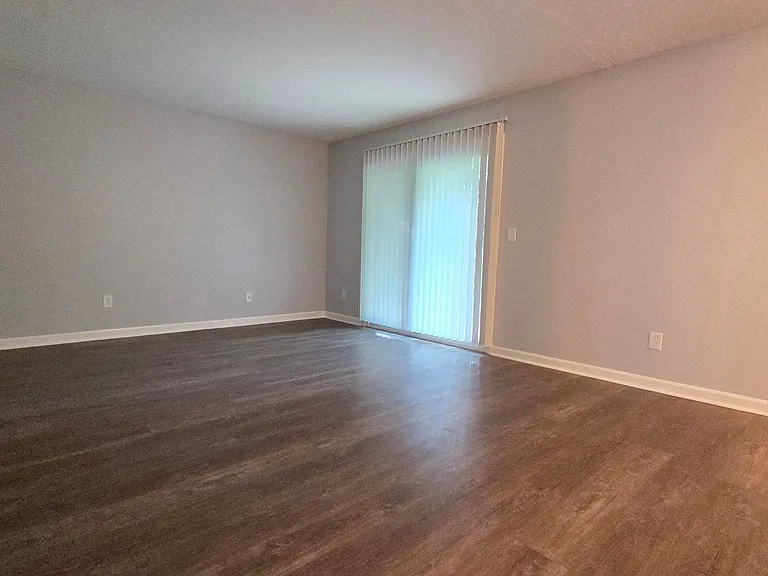 1590 Illinois Rd — Photo 10
