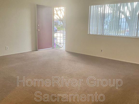 3rd image of 2943 24th Ave