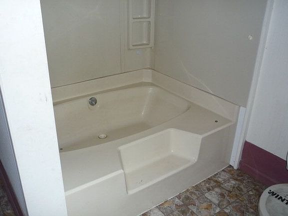 5th image of 1951 Lake Dr