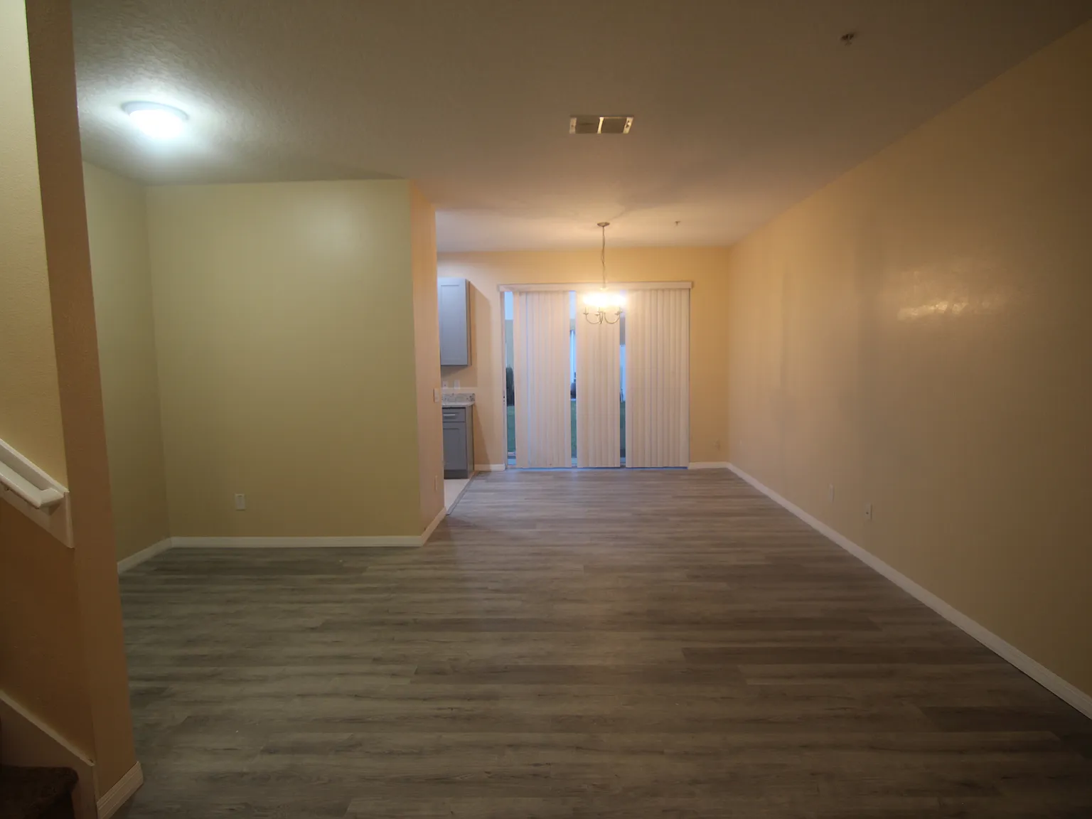 3 bed, 2.5 bath, 1526 sqft, $2,100 — Photo 4