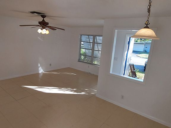 4th image of 221 Beverly Dr