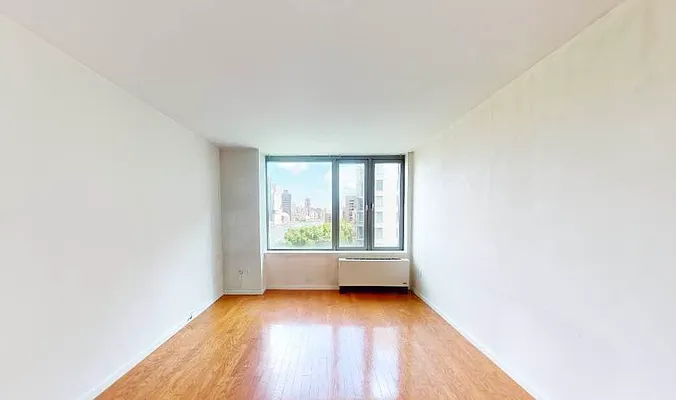 Rented by Voro, LLC | media 24