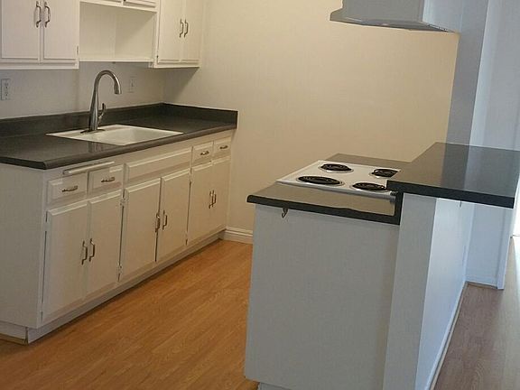 4th image of 5228 Hermitage Ave APT 16