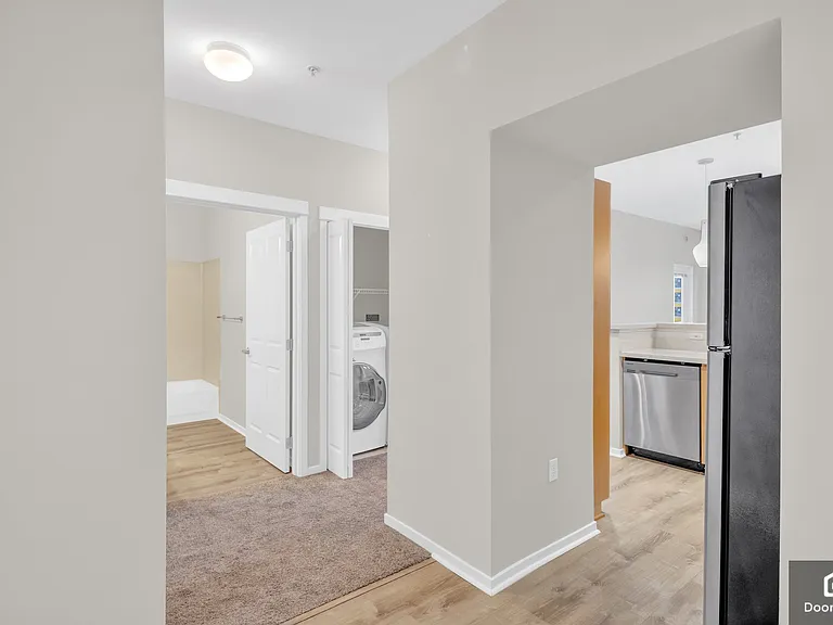 118 107th Ave NE #407 — Photo 5