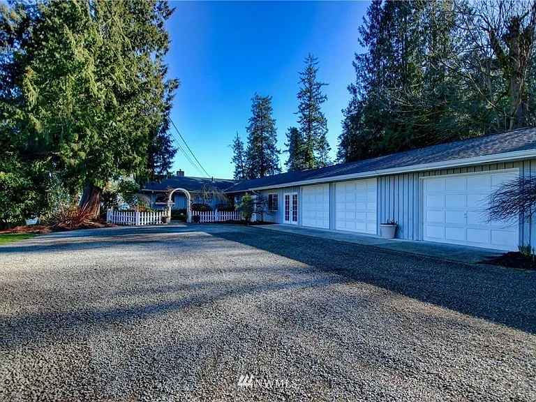 2631 S East Camano Dr — Photo 2
